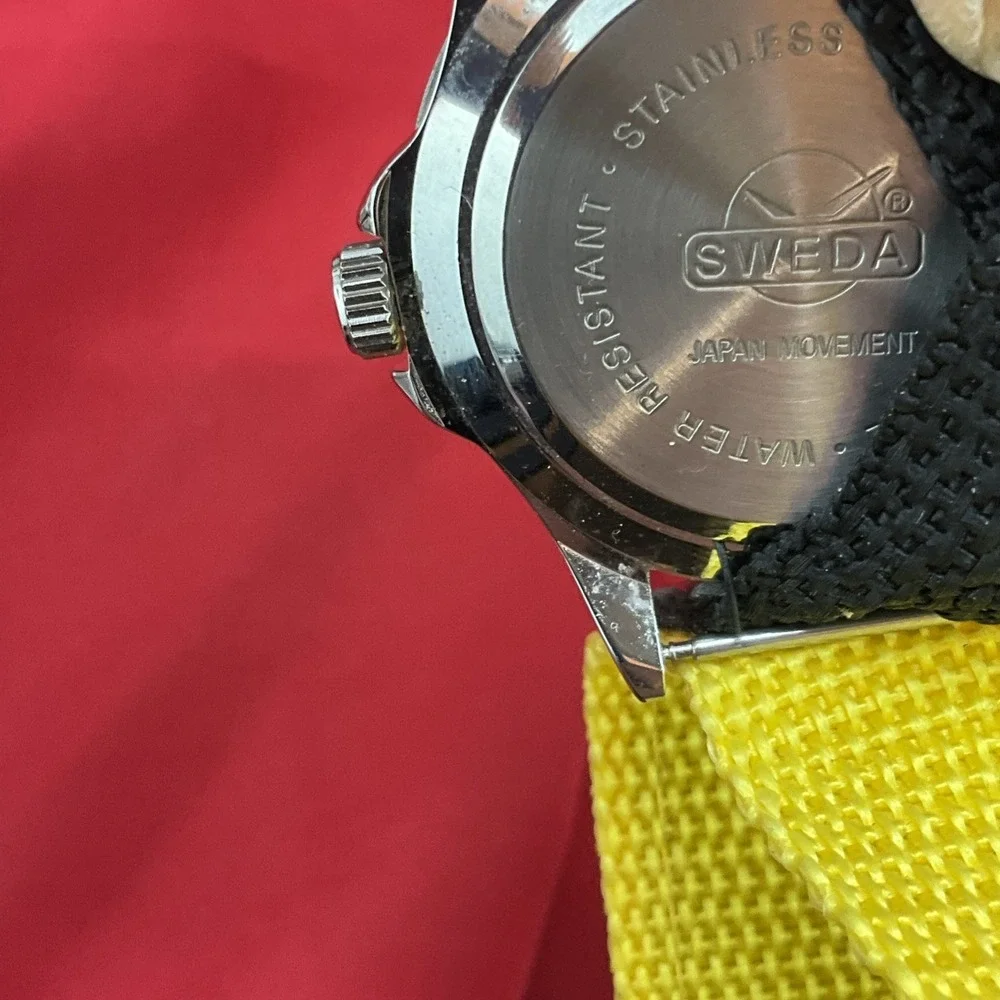 Black Yellow &‎ Silver Toned Wristwatch Luminous Hands New Battery